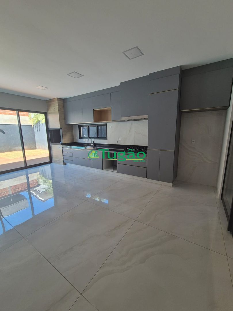 Casa de Condomínio com 3 quartos para aluguel, 210m² — foto 10 de 27