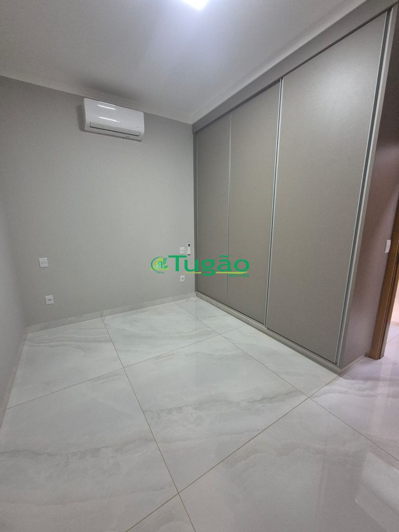 Casa de Condomínio com 3 quartos para aluguel, 210m² — foto 23 de 27