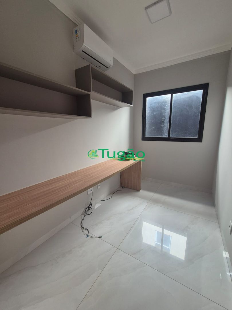 Casa de Condomínio com 3 quartos para aluguel, 210m² — foto 4 de 27