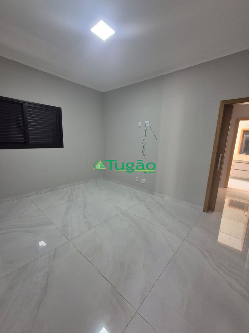 Casa de Condomínio com 3 quartos para aluguel, 210m² — foto 21 de 27