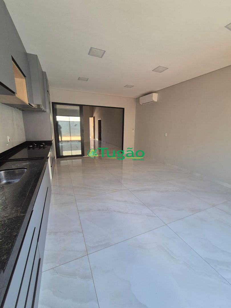 Casa de Condomínio com 3 quartos para aluguel, 210m² — foto 9 de 27