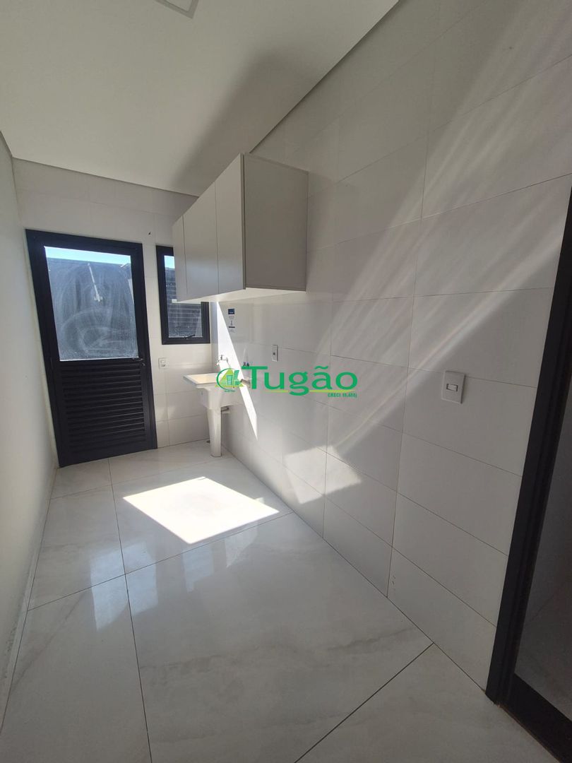Casa de Condomínio com 3 quartos para aluguel, 210m² — foto 16 de 27
