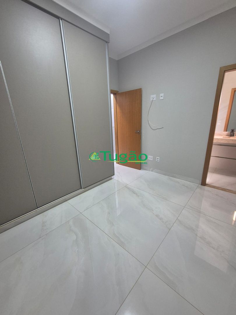Casa de Condomínio com 3 quartos para aluguel, 210m² — foto 22 de 27