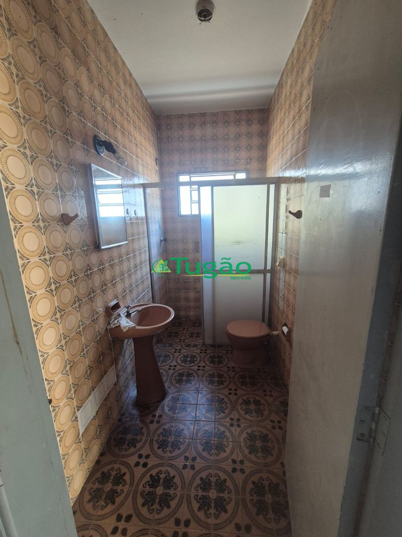 Imóvel Comercial com 3 quartos para aluguel, 120m² — foto 1 de 18