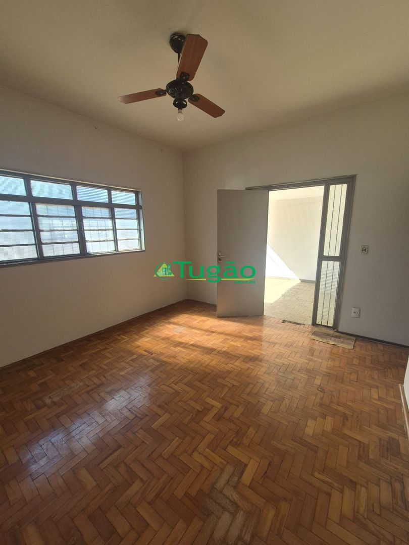 Imóvel Comercial com 3 quartos para aluguel, 120m² — foto 2 de 18