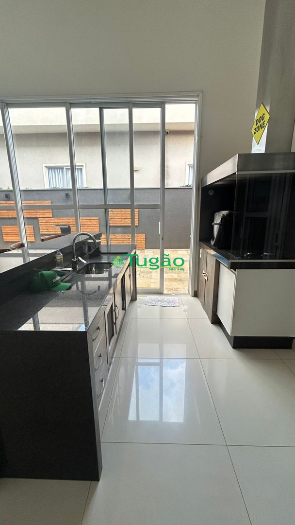 Casa de Condomínio com 4 quartos à venda, 290m² — foto 4 de 28