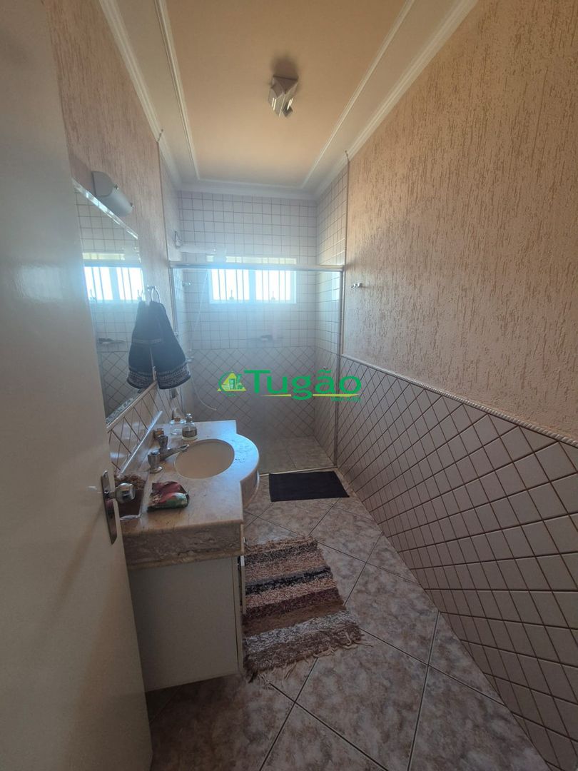 Casa com 4 quartos à venda, 280m² — foto 10 de 38