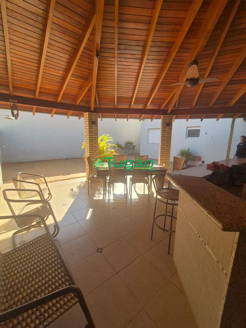 Casa com 4 quartos à venda, 280m² — foto 21 de 38