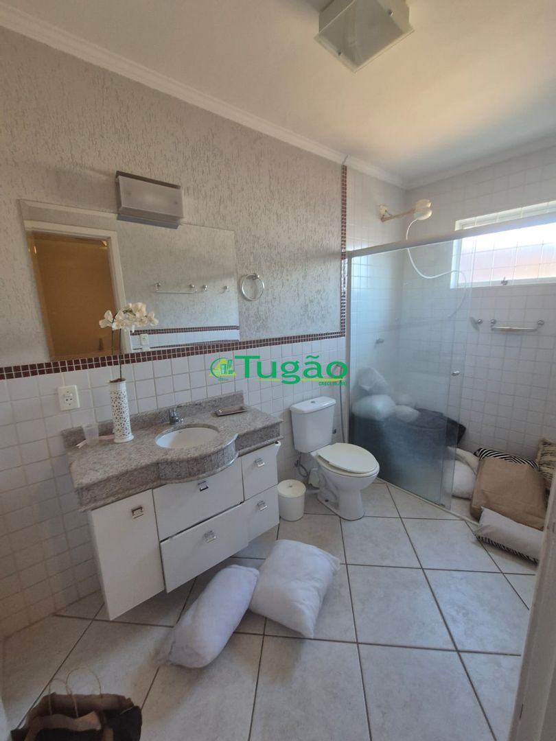 Casa com 4 quartos à venda, 280m² — foto 15 de 38