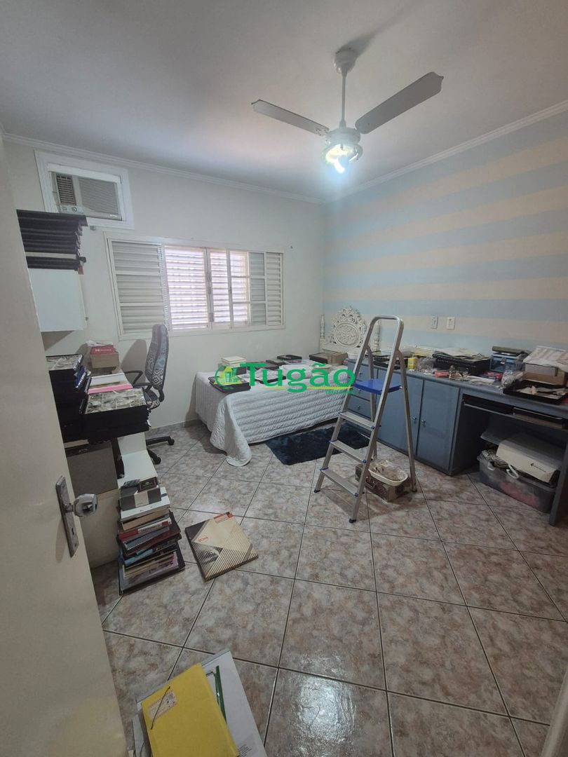Casa com 4 quartos à venda, 280m² — foto 14 de 38