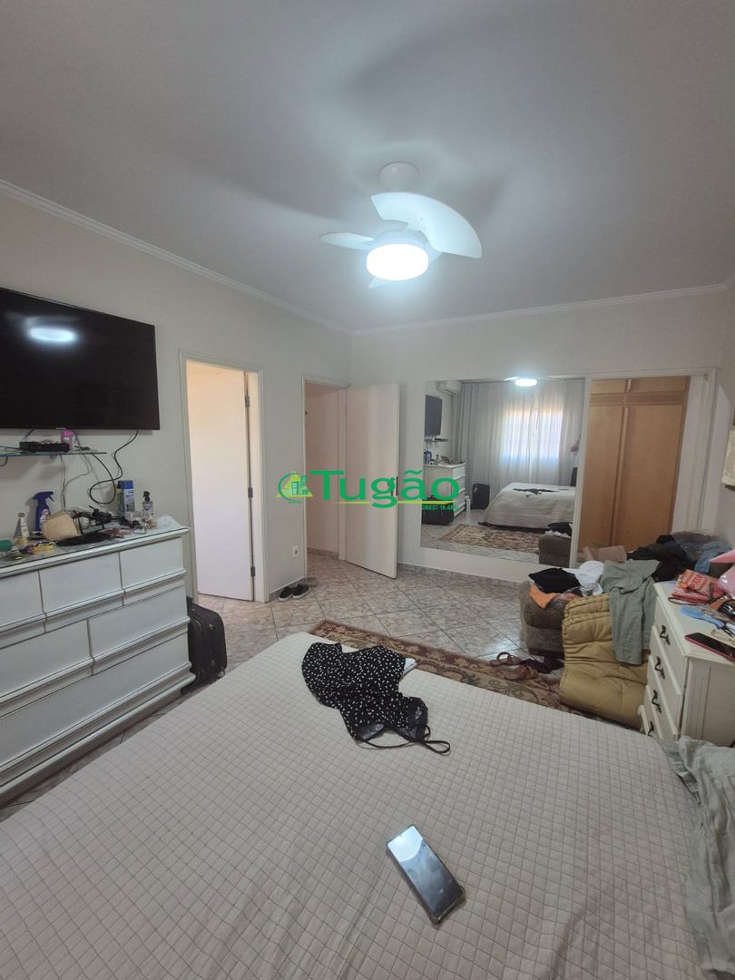 Casa com 4 quartos à venda, 280m² — foto 16 de 38