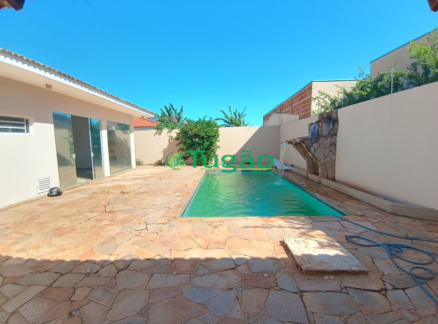 Casa com 3 quartos à venda, 300m² — foto 33 de 35