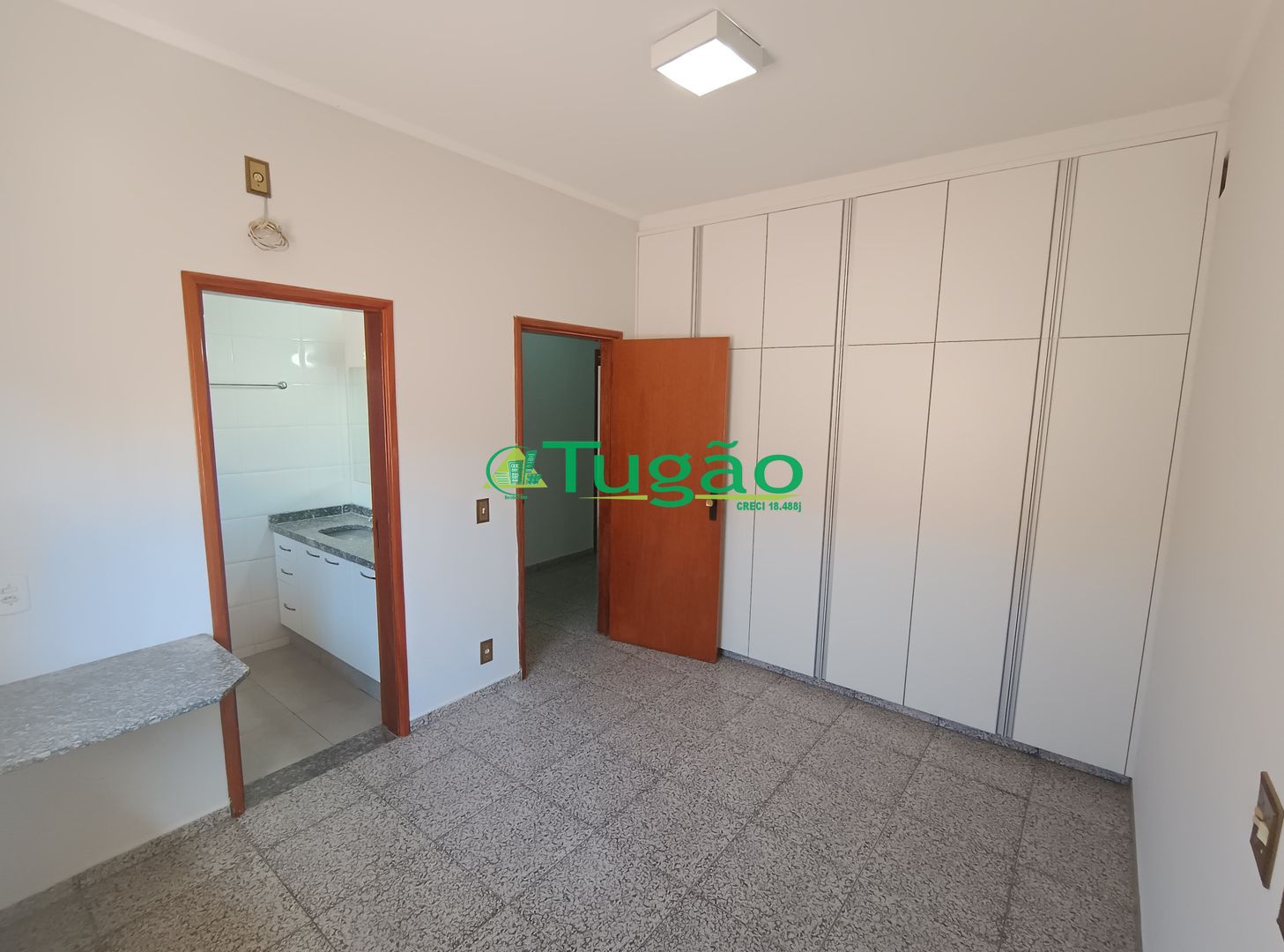 Casa com 3 quartos à venda, 300m² — foto 18 de 35