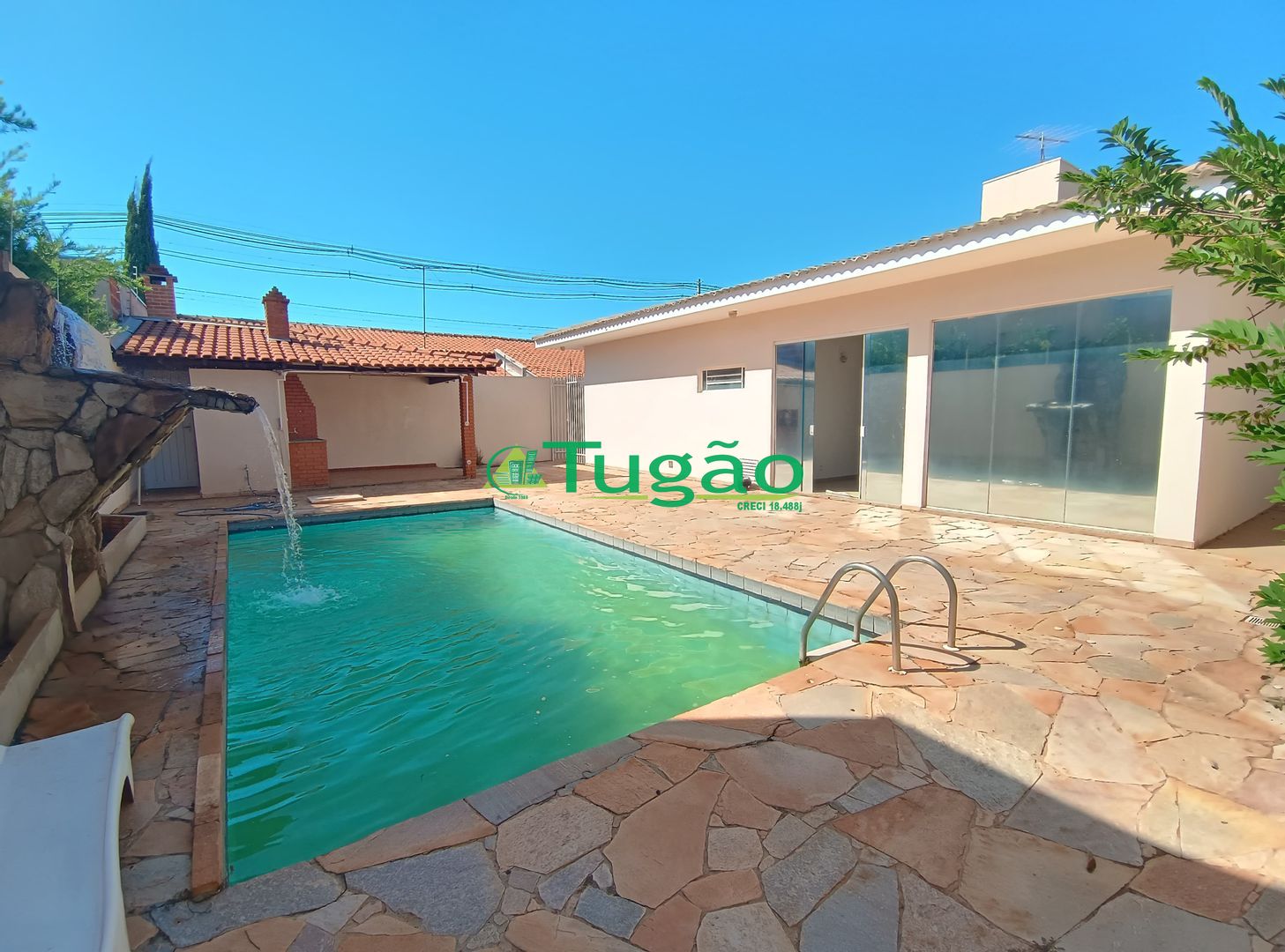 Casa com 3 quartos à venda, 300m² — foto 32 de 35