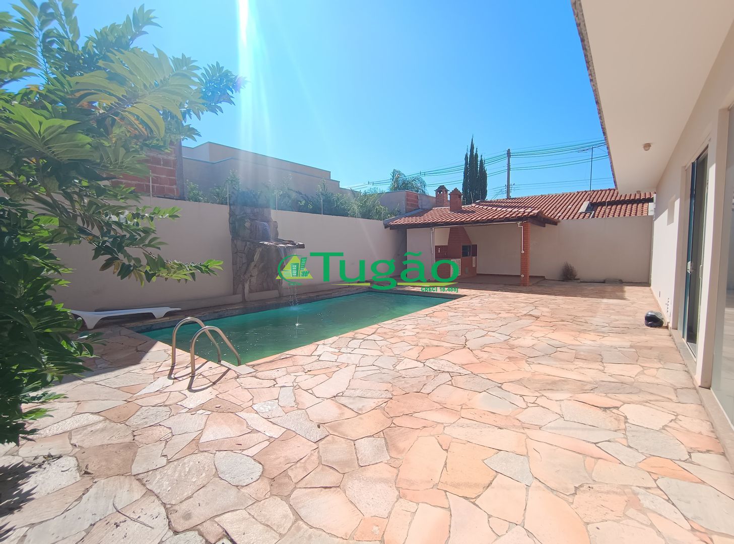 Casa com 3 quartos à venda, 300m² — foto 29 de 35
