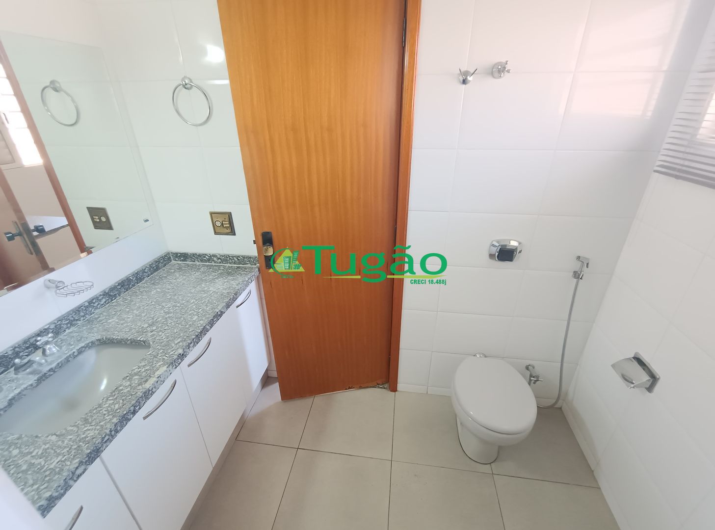 Casa com 3 quartos à venda, 300m² — foto 20 de 35
