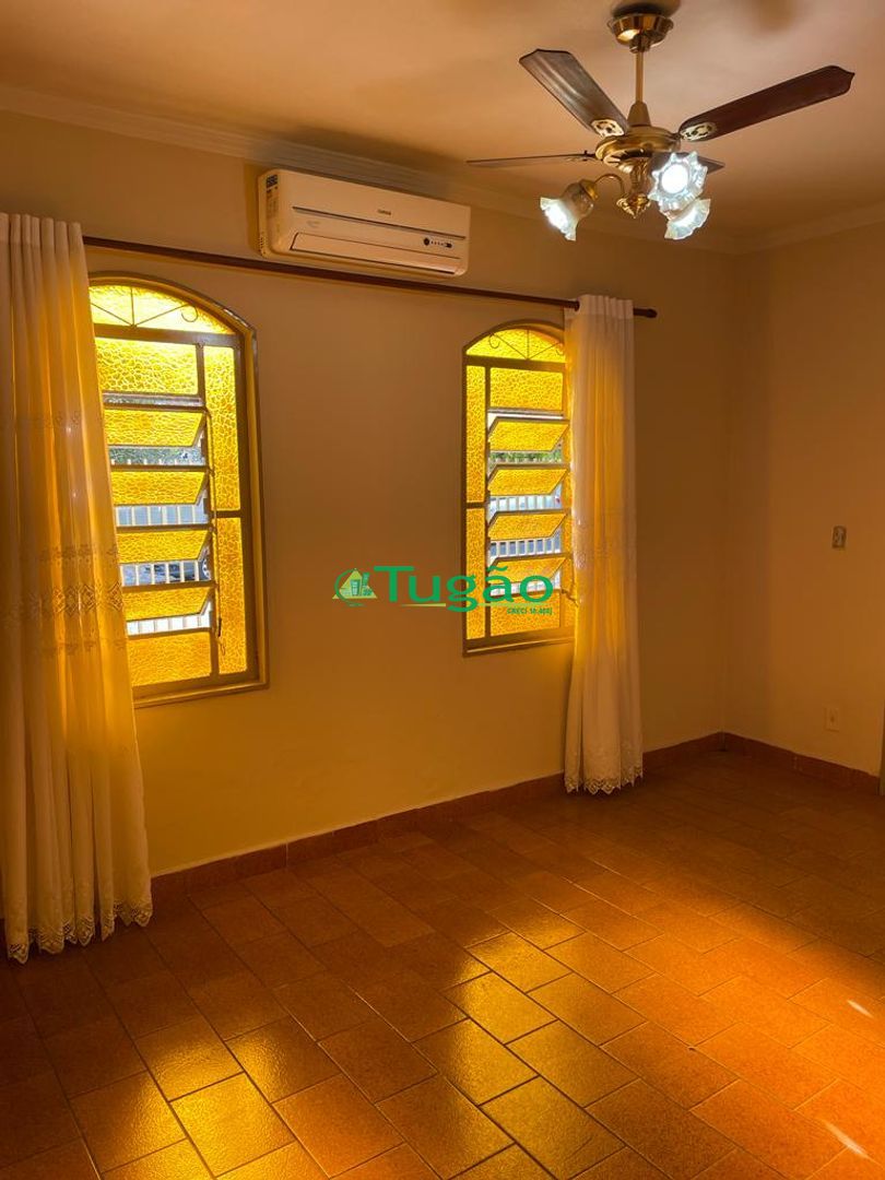 Casa com 3 quartos à venda, 184m² — foto 13 de 17