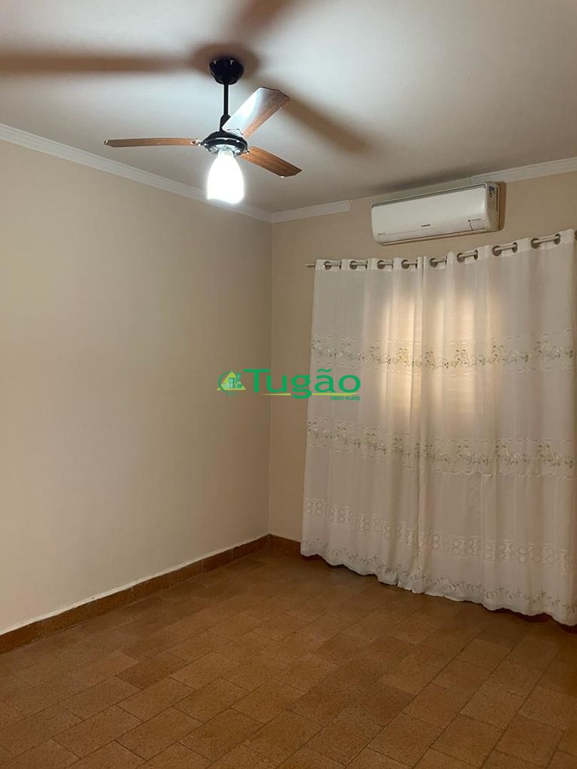 Casa com 3 quartos à venda, 184m² — foto 11 de 17