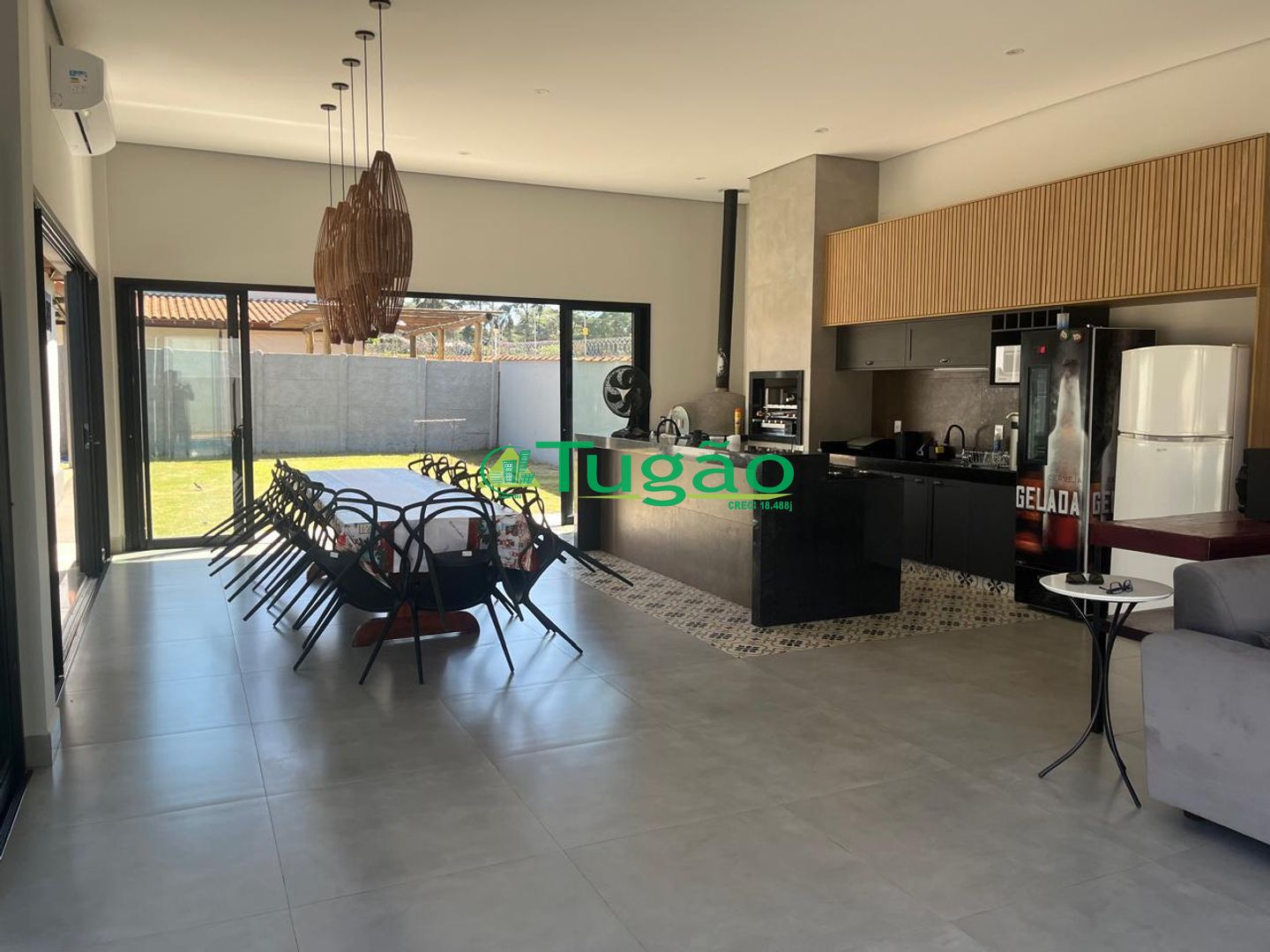 Casa de Condomínio com 4 quartos à venda, 300m² — foto 1 de 14