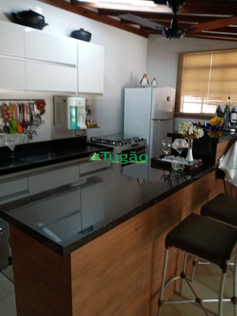 Casa com 3 quartos à venda, 181m² — foto 1 de 16