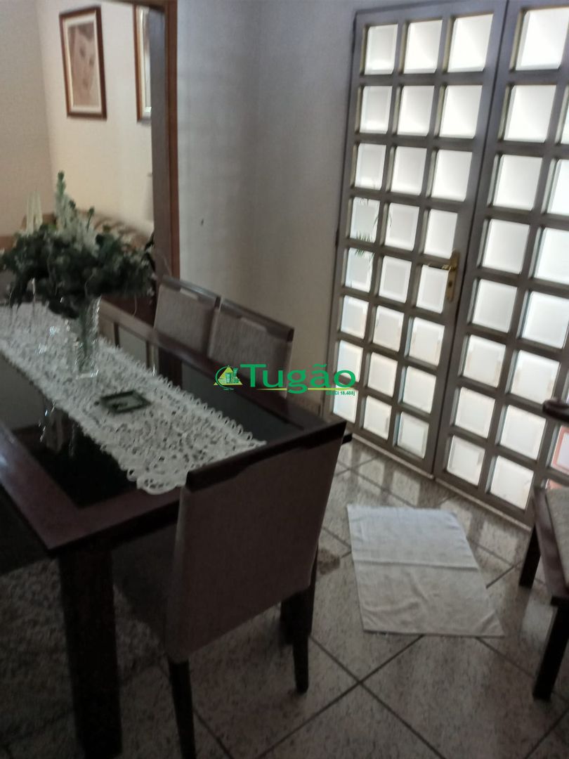 Casa com 3 quartos à venda, 181m² — foto 10 de 16