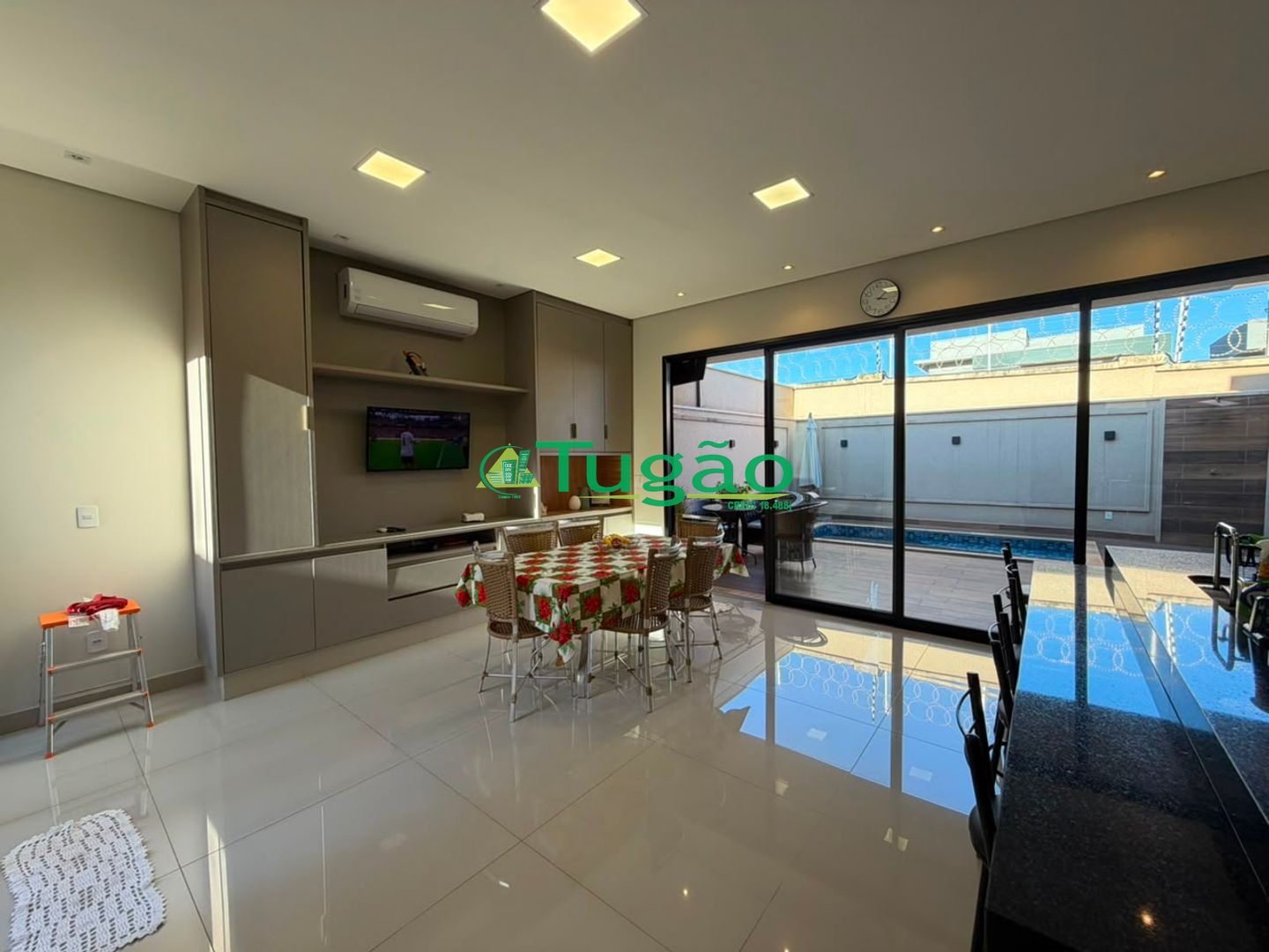 Casa de Condomínio com 3 quartos para aluguel, 200m² — foto 5 de 37