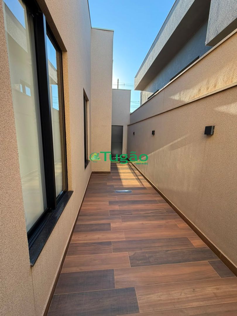 Casa de Condomínio com 3 quartos para aluguel, 200m² — foto 4 de 37