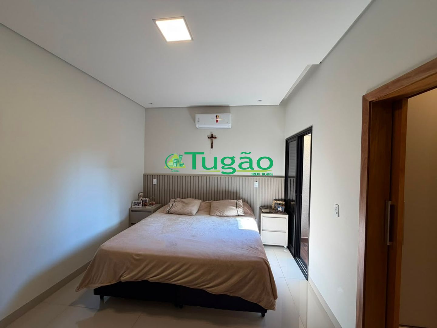 Casa de Condomínio com 3 quartos para aluguel, 200m² — foto 30 de 37