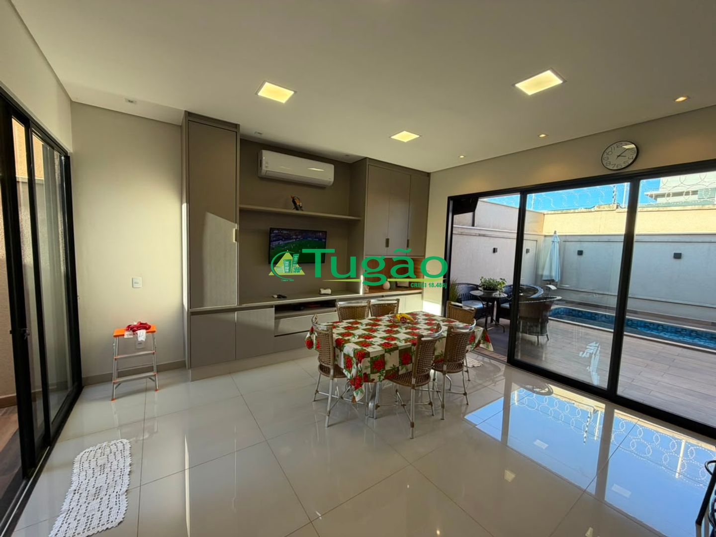 Casa de Condomínio com 3 quartos para aluguel, 200m² — foto 9 de 37