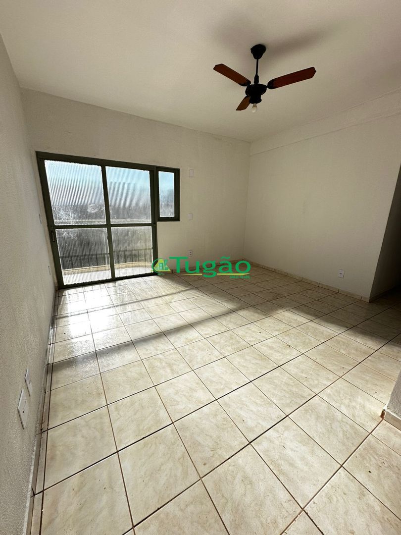 Apartamento com 3 quartos para aluguel, 70m² — foto 2 de 15