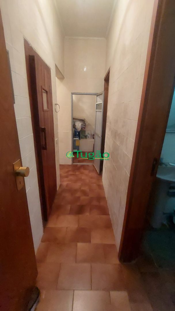 Casa com 6 quartos para aluguel, 600m² — foto 2 de 24