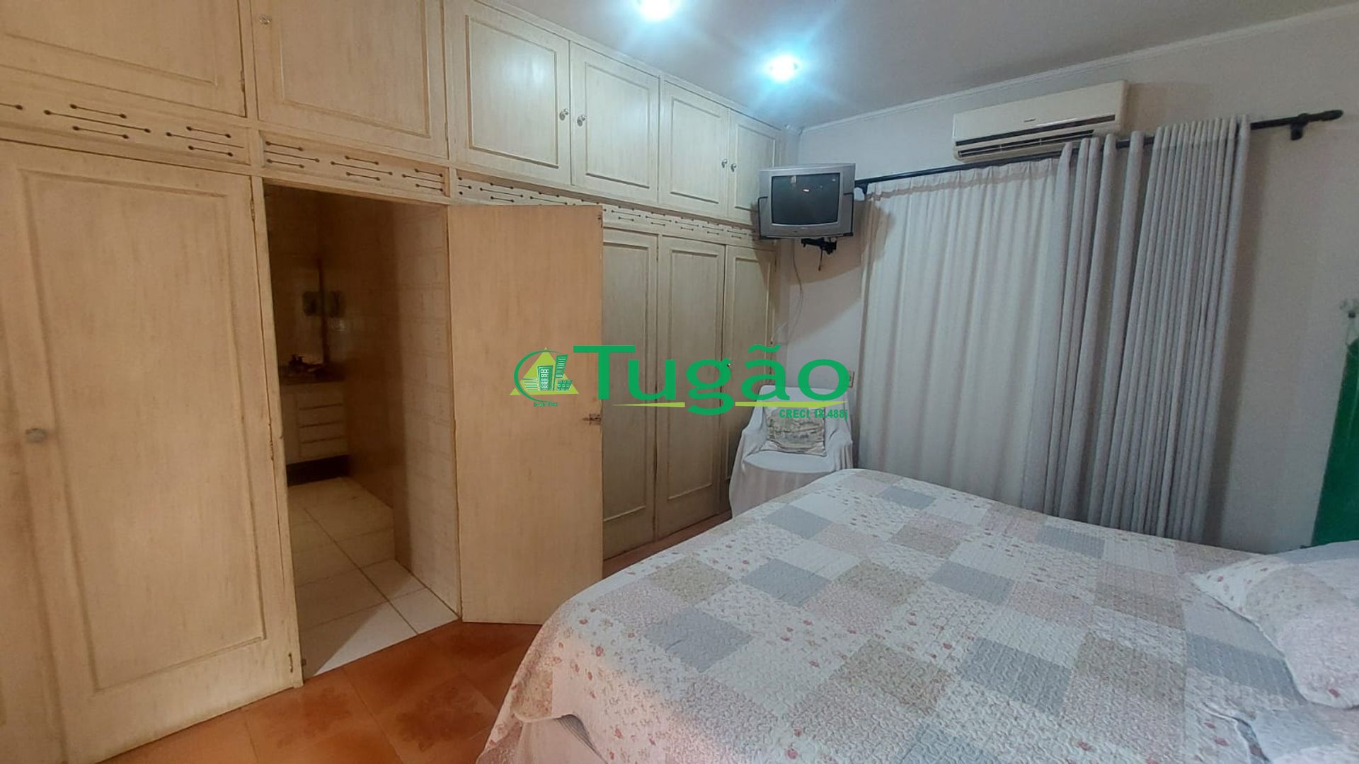 Casa com 6 quartos para aluguel, 600m² — foto 3 de 24