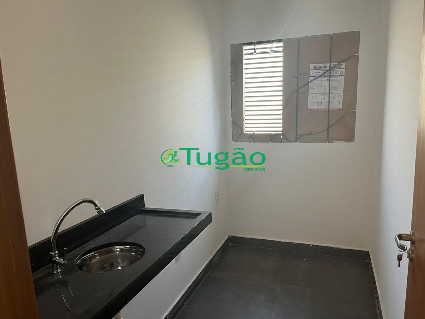 Imóvel Comercial  à venda, 200m² — foto 1 de 7