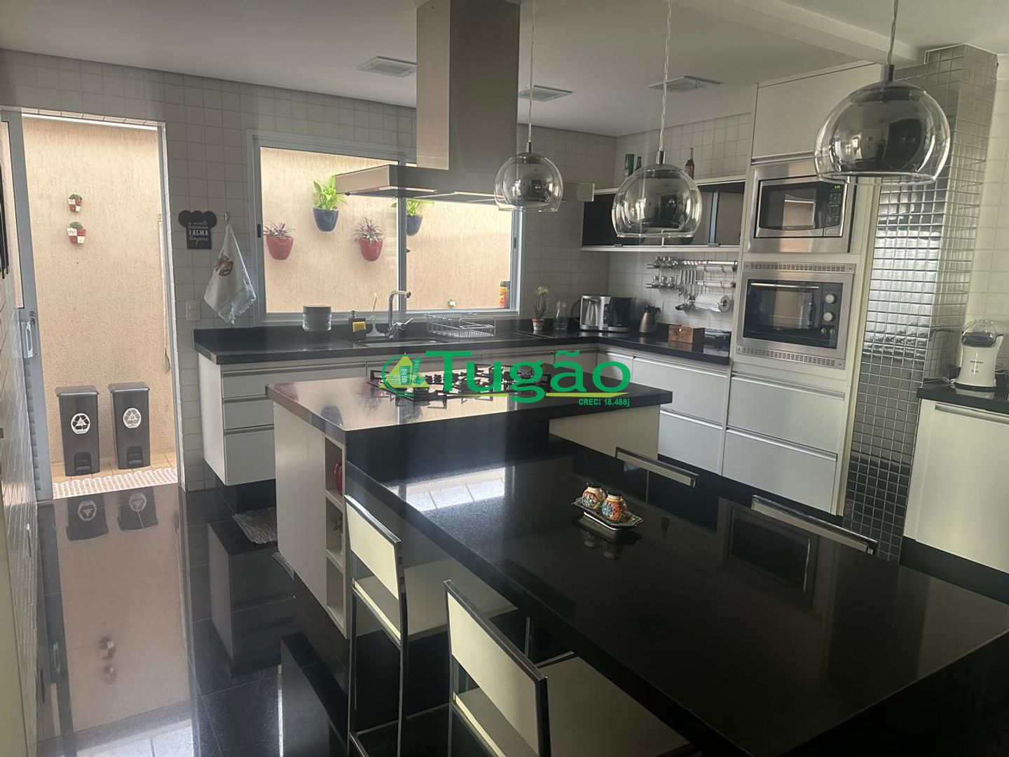 Casa com 4 quartos à venda, 300m² — foto 17 de 30