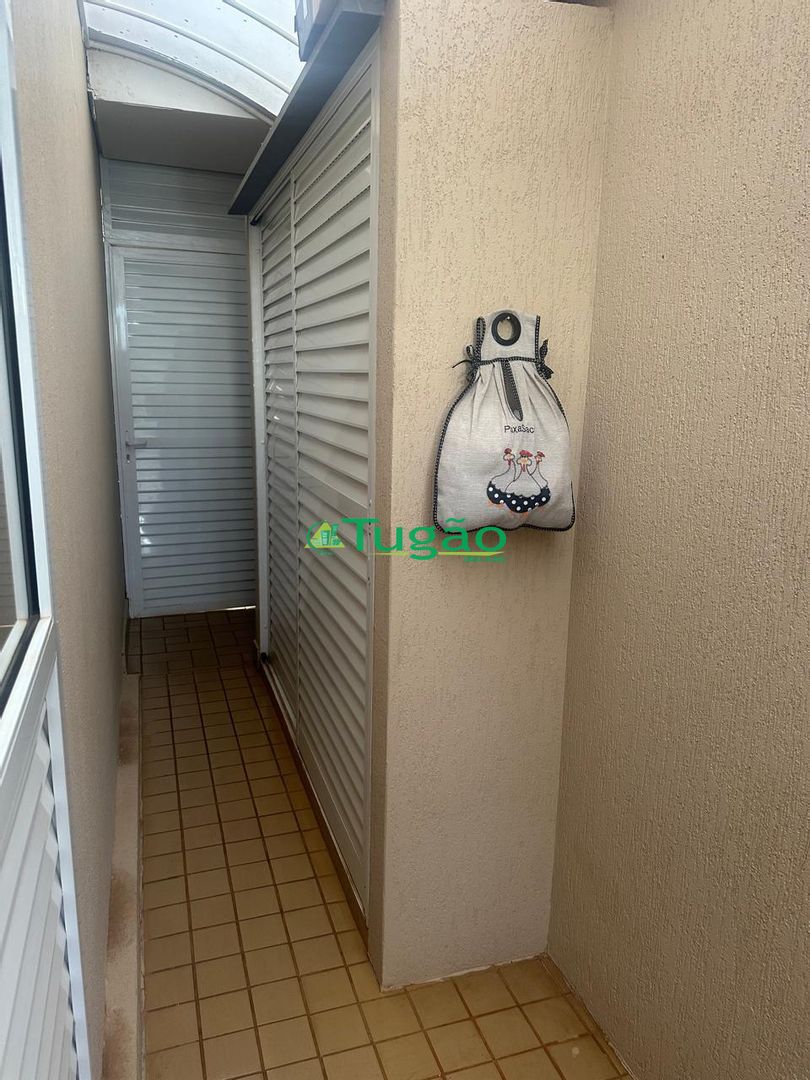 Casa com 4 quartos à venda, 300m² — foto 13 de 30