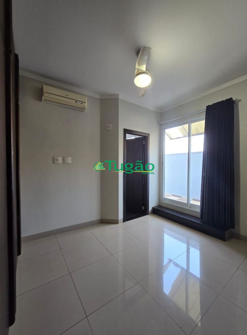 Casa de Condomínio com 3 quartos à venda, 284m² — foto 2 de 16