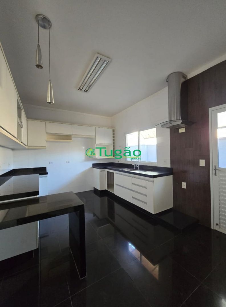 Casa de Condomínio com 3 quartos à venda, 284m² — foto 4 de 16