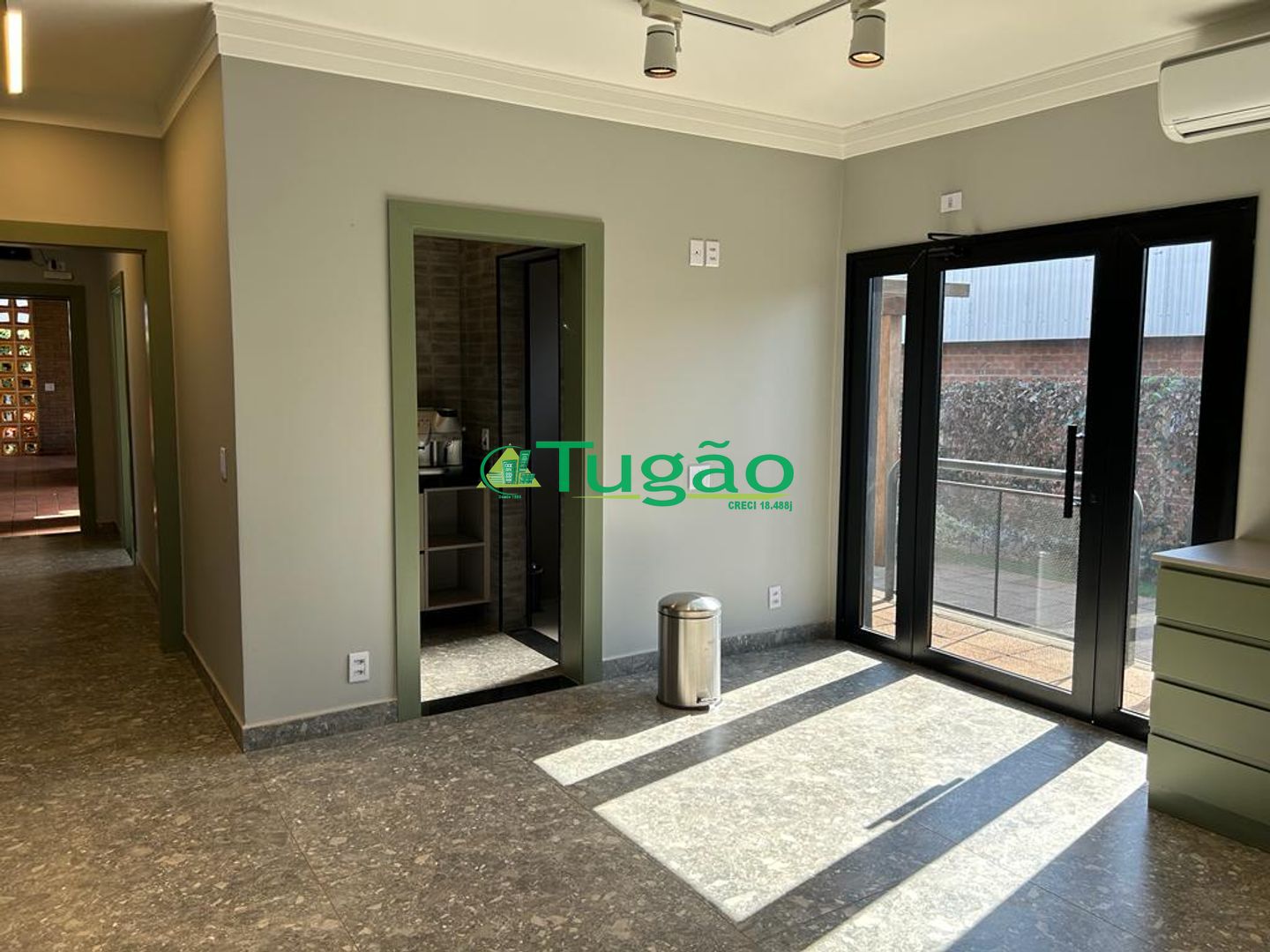 Galpão / Depósito / Armazém  para aluguel, 1691m² — foto 9 de 33