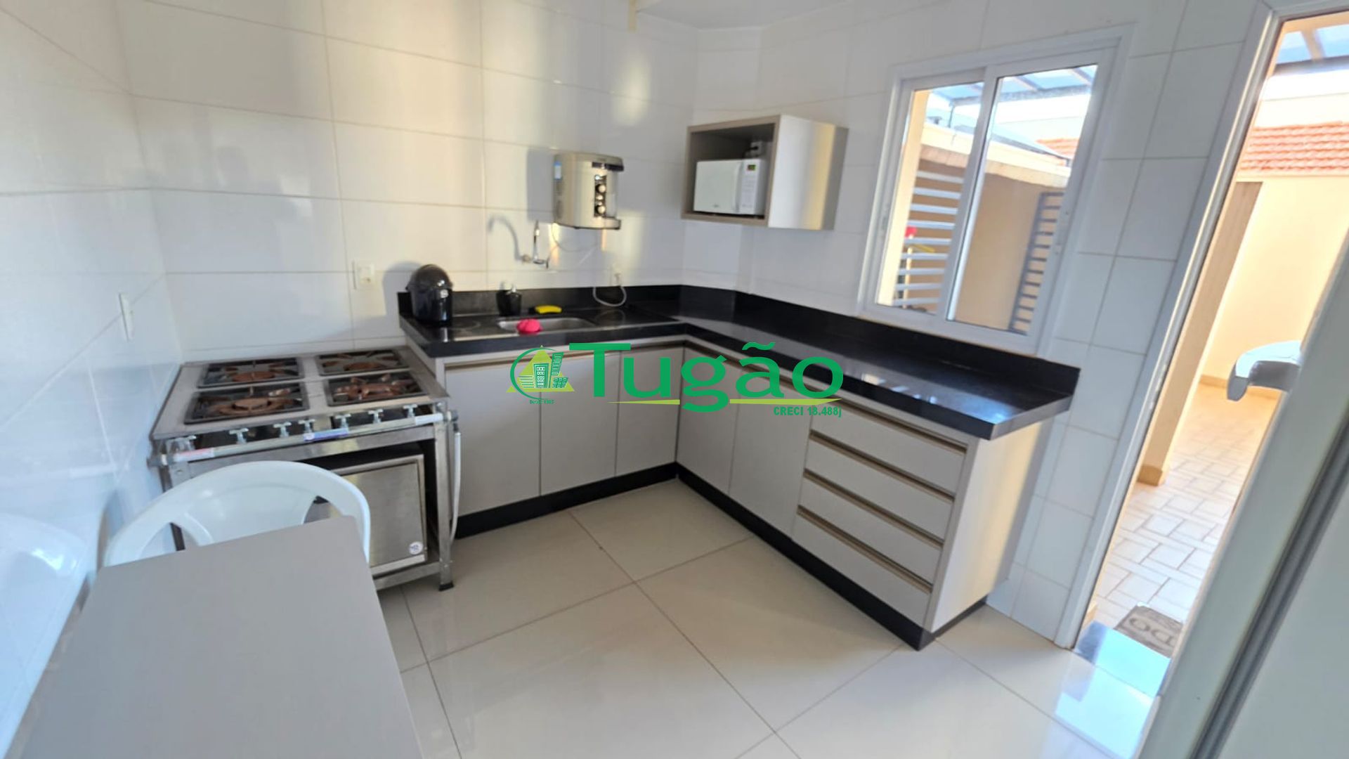 Apartamento com 3 quartos à venda, 80m² — foto 2 de 29