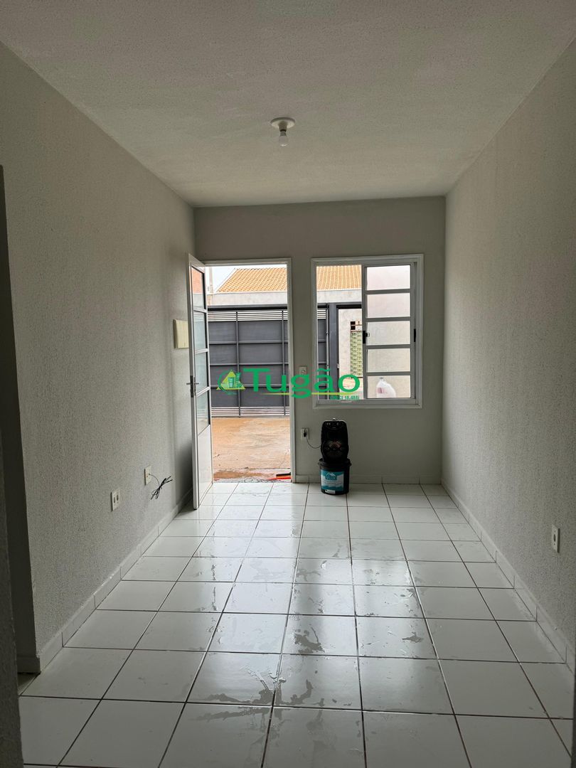 Casa com 2 quartos para aluguel, 46m² — foto 2 de 7