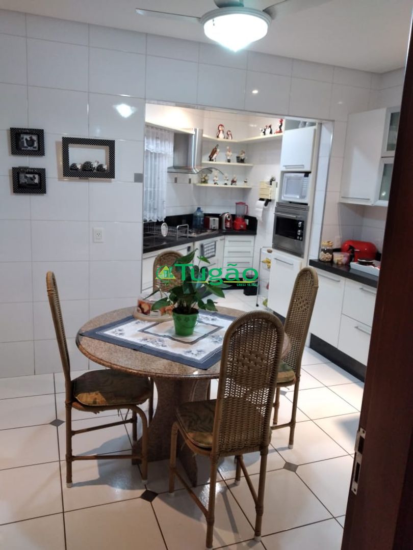 Casa de Condomínio com 4 quartos à venda, 360m² — foto 13 de 15