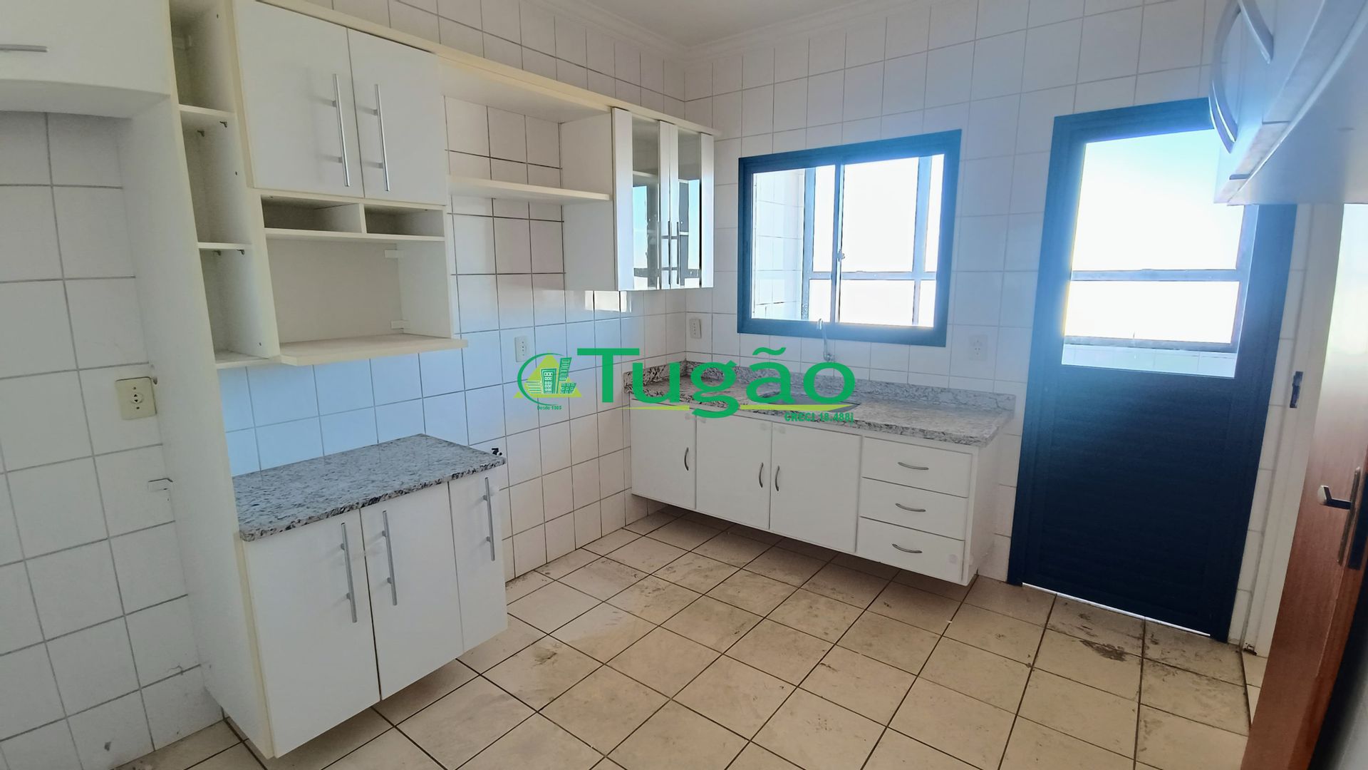 Apartamento com 3 quartos à venda, 90m² — foto 2 de 9