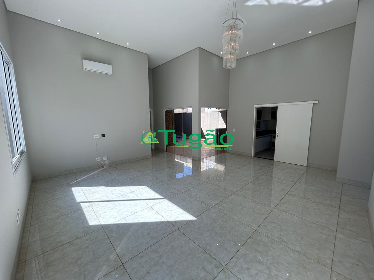 Casa de Condomínio com 4 quartos à venda, 208m² — foto 3 de 26