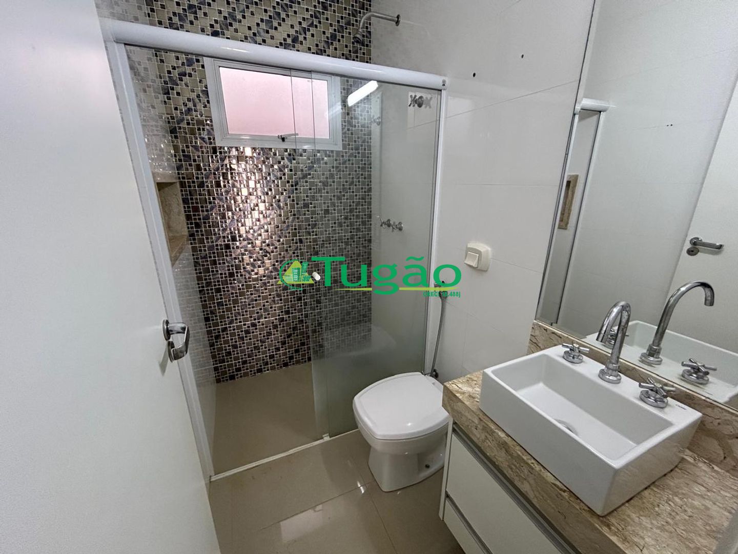 Casa de Condomínio com 4 quartos à venda, 208m² — foto 18 de 26