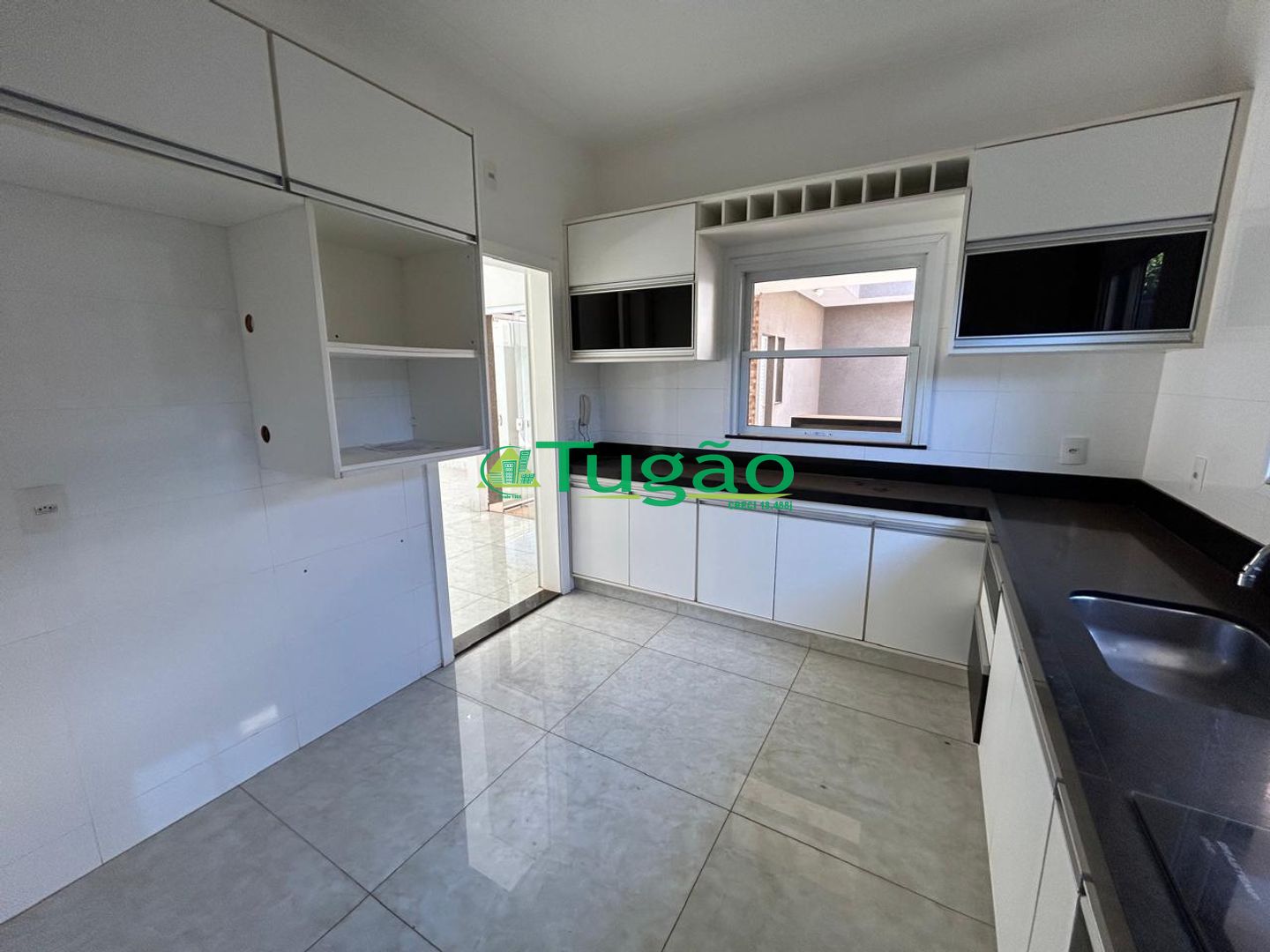 Casa de Condomínio com 4 quartos à venda, 208m² — foto 8 de 26