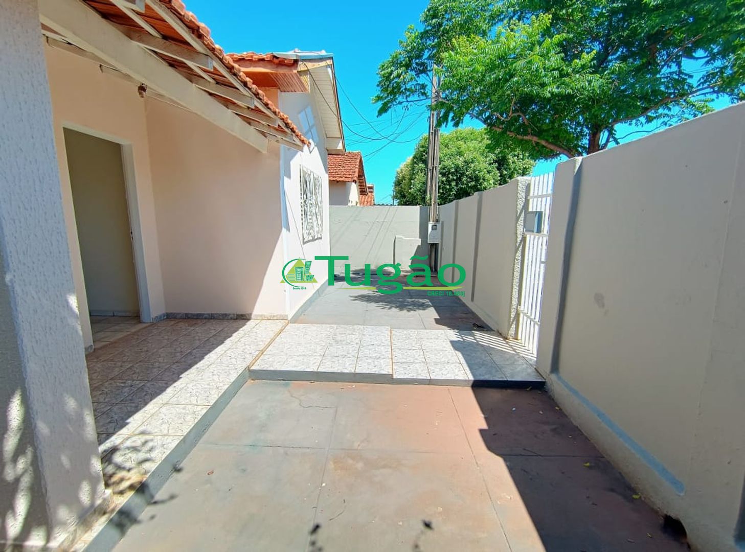 Casa com 3 quartos à venda, 144m² — foto 2 de 18