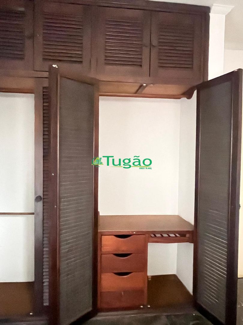 Casa com 4 quartos à venda, 240m² — foto 6 de 8