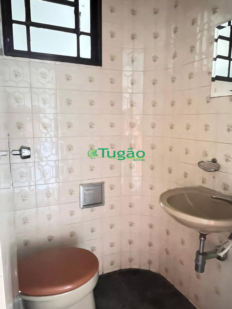 Casa com 4 quartos à venda, 240m² — foto 8 de 8