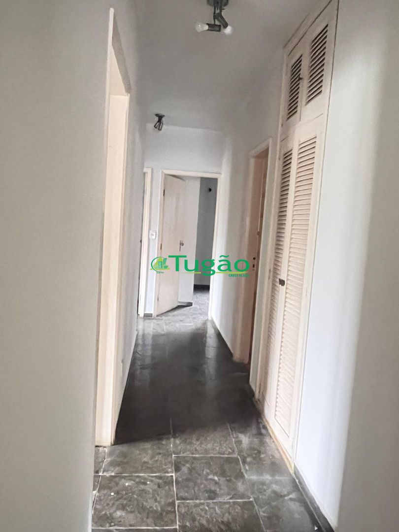 Casa com 4 quartos à venda, 240m² — foto 7 de 8