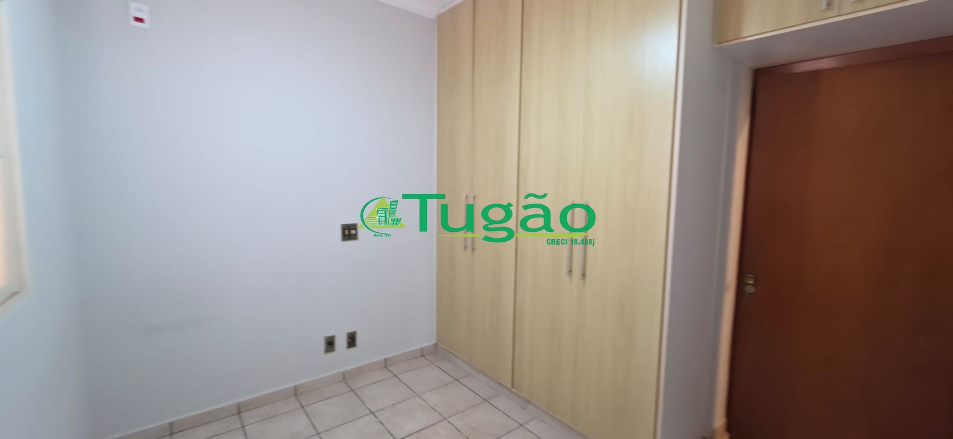 Casa com 4 quartos para aluguel, 330m² — foto 9 de 35
